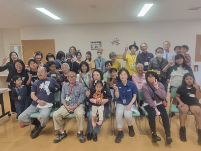 11月10日鶴見みんなの会での記念撮影、掲載許可はいただいています。